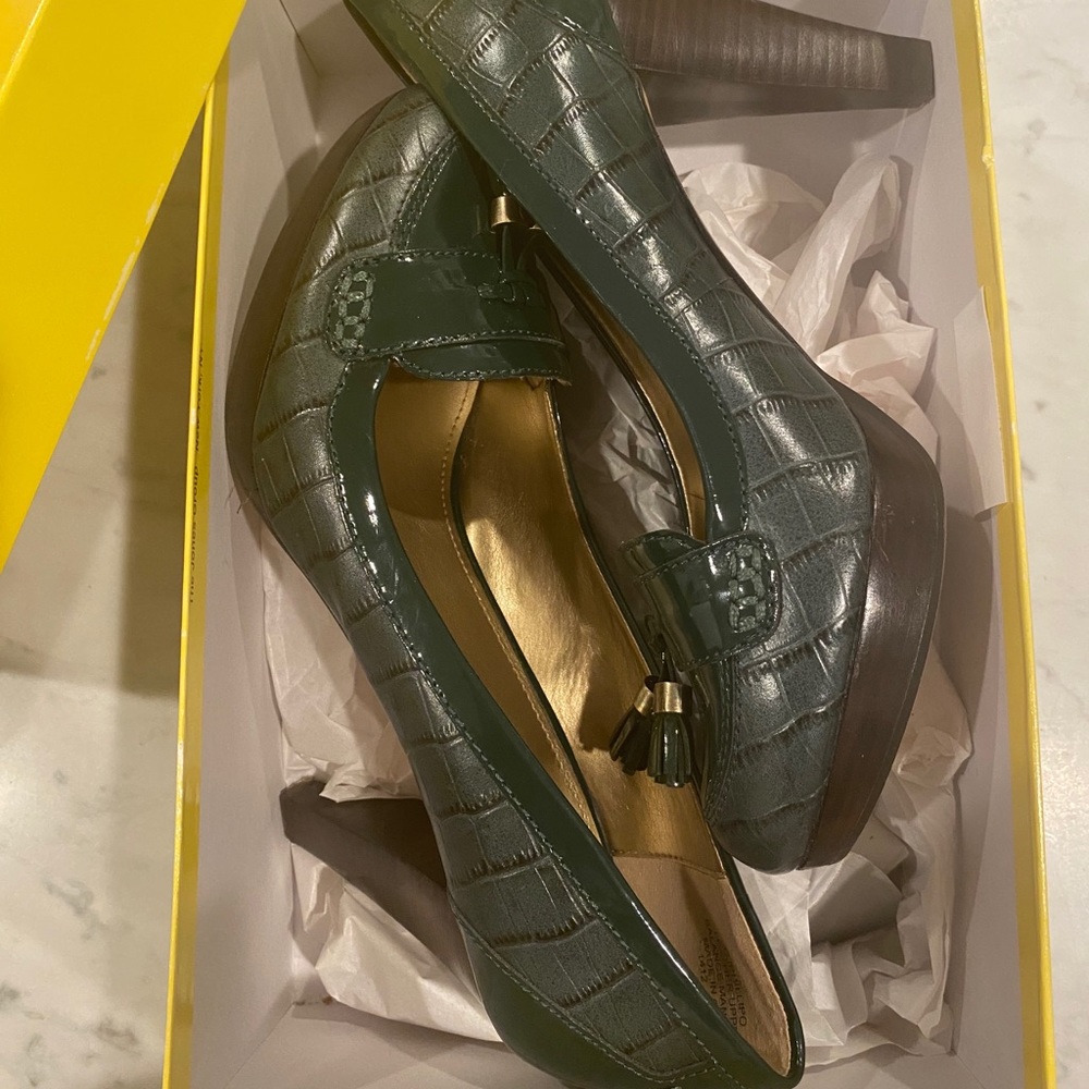 Joan & David Leather Heeled Loafers